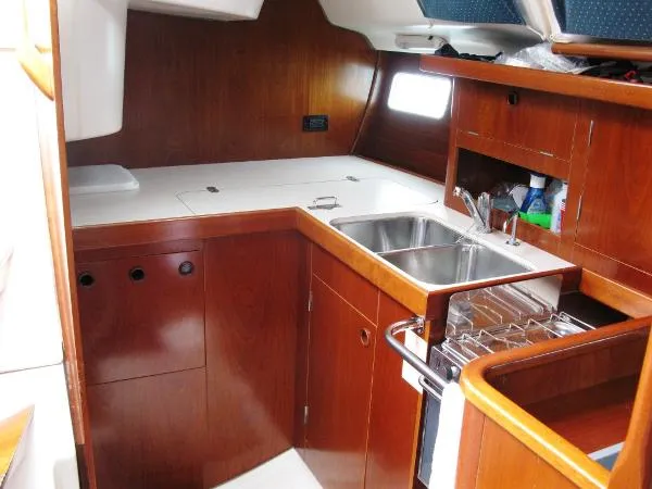 Slide: The Image of Beneteau Oceanis 351 1994 - 7