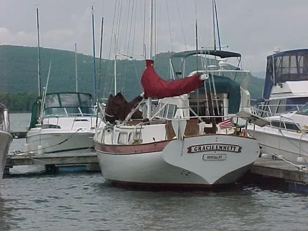 Slide: The Image of Downeaster D32 1977 - 6