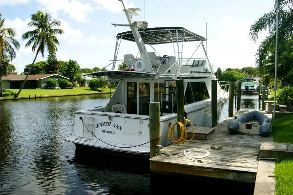 Slide: The Image of Ocean Alexander 42 Sedan Bridge 1990 - 5