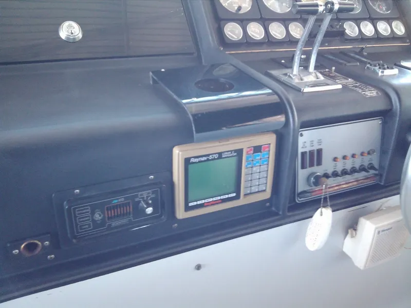 Slide: The Image of Chris-Craft 412 Amerosport 1987 - 7