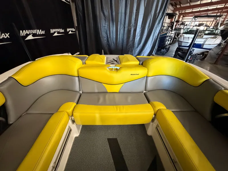 Slide: The Image of MasterCraft X23 2016 - 18
