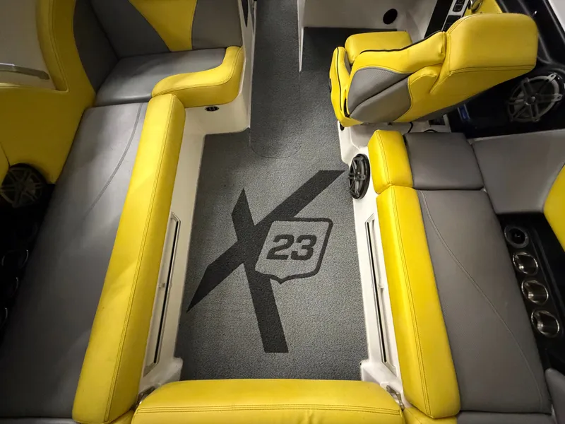 Slide: The Image of MasterCraft X23 2016 - 21