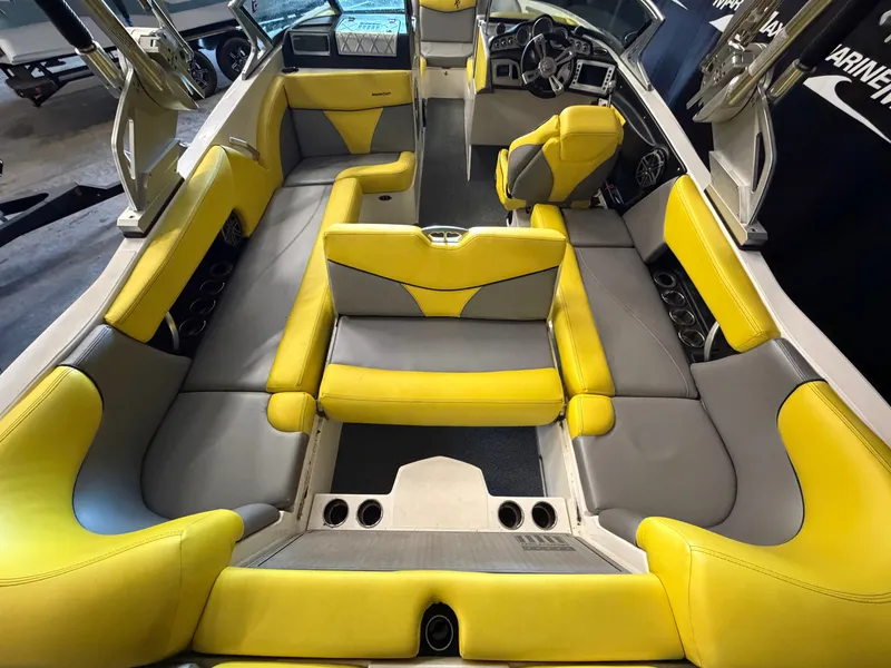 Slide: The Image of MasterCraft X23 2016 - 22