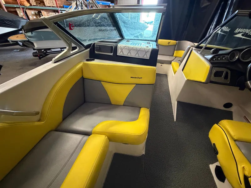 Slide: The Image of MasterCraft X23 2016 - 32