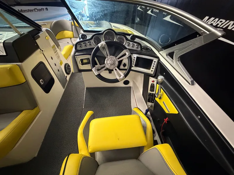 Slide: The Image of MasterCraft X23 2016 - 39
