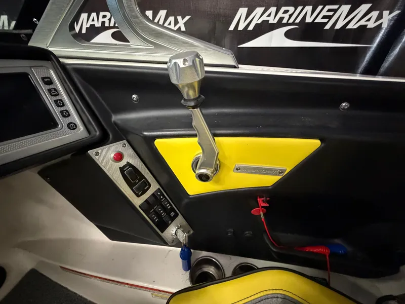 Slide: The Image of MasterCraft X23 2016 - 40