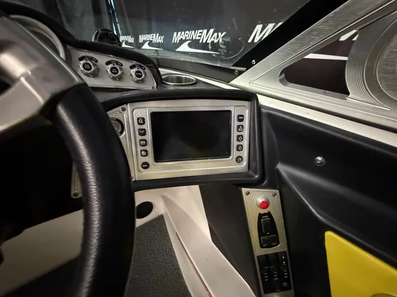 Slide: The Image of MasterCraft X23 2016 - 41