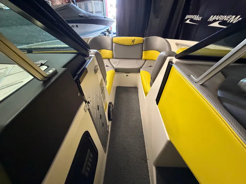 Slide: The Image of MasterCraft X23 2016 - 47