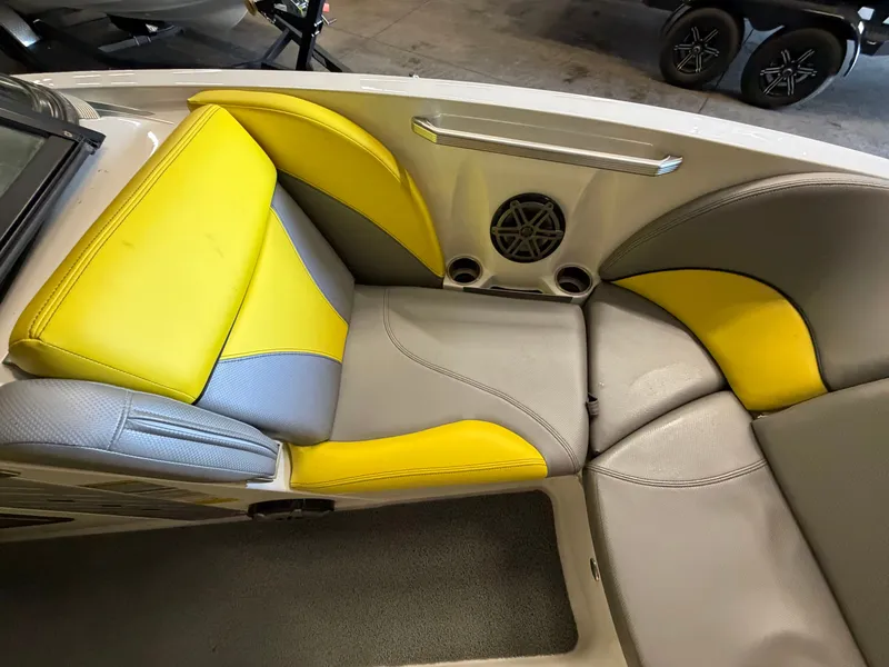 Slide: The Image of MasterCraft X23 2016 - 55