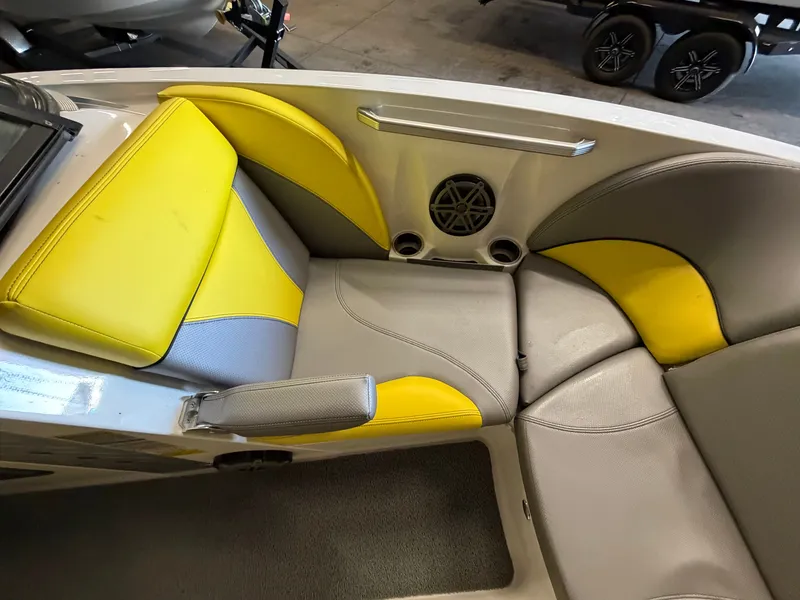 Slide: The Image of MasterCraft X23 2016 - 56