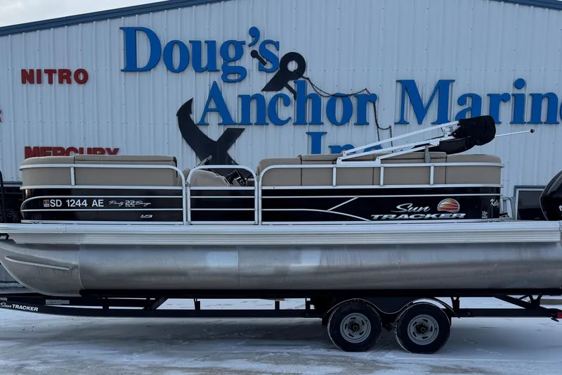 The Image of 2018 Sun Tracker Party Barge 22 XP3 pontoon boat at Doug's Anchor Marine. - 1