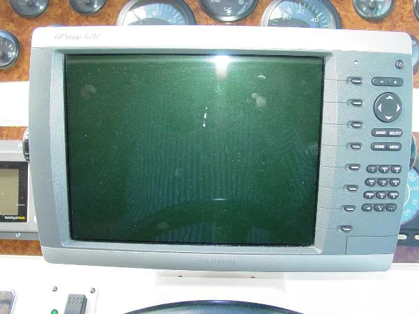 Slide: The Image of Sea Ray 400 Express Cruiser 1995 - 9