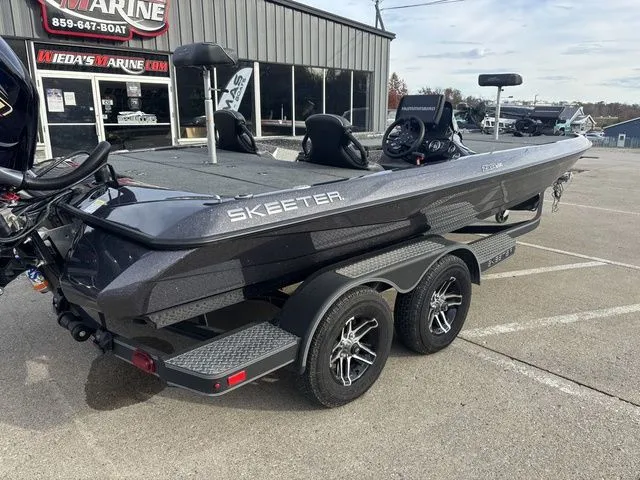 Slide: The Image of Skeeter ZXR21 2023 - 3