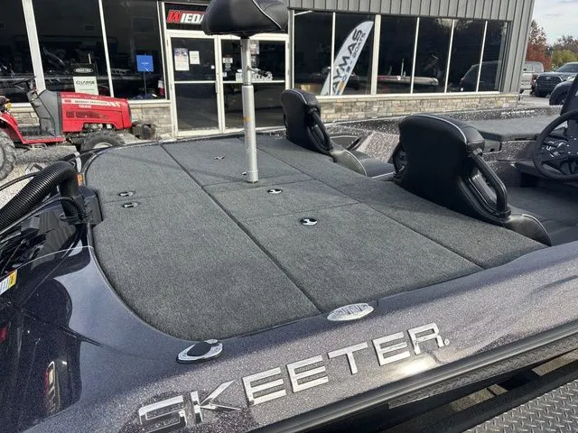 Slide: The Image of Skeeter ZXR21 2023 - 4