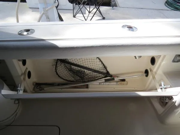 Slide: The Image of Tiara 4100 Open 2000 - 9