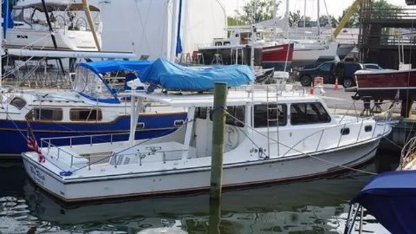 Slide: The Image of ROBBINS 40 Robbins Deadrise Customized for cruising 1996 - 0