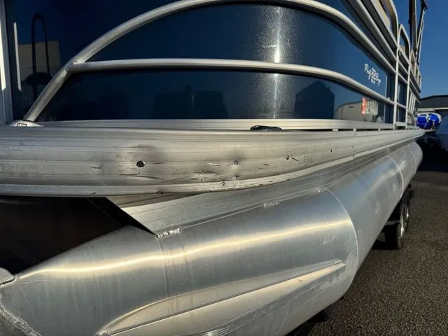 Slide: The Image of Sun Tracker Party Barge 22 XP3 2021 - 16