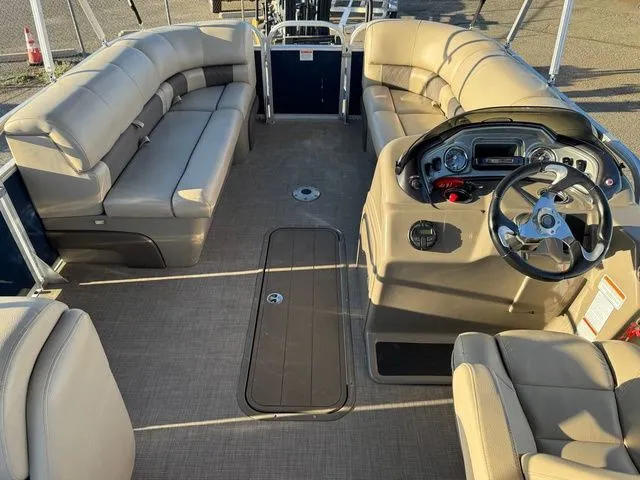 Slide: The Image of Sun Tracker Party Barge 22 XP3 2021 - 30