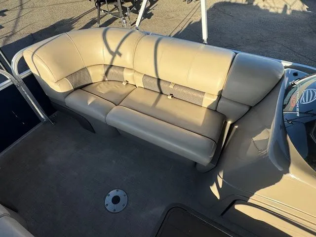 Slide: The Image of Sun Tracker Party Barge 22 XP3 2021 - 38