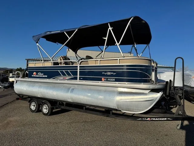 Slide: The Image of Sun Tracker Party Barge 22 XP3 2021 - 44