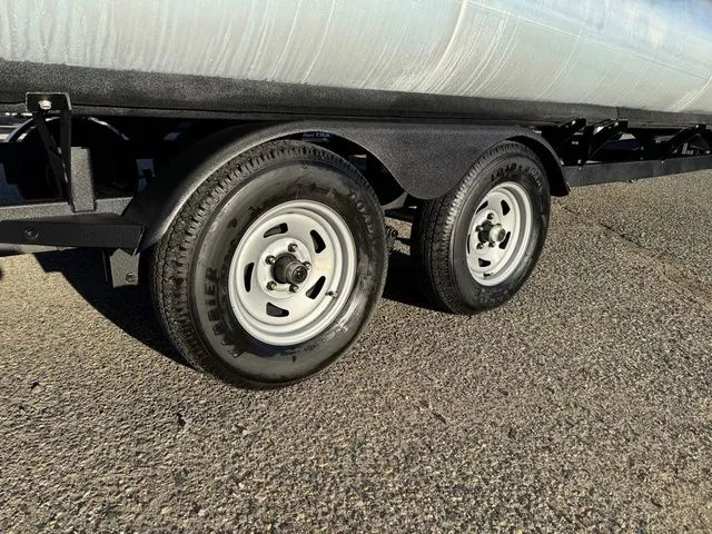 Slide: The Image of Sun Tracker Party Barge 22 XP3 2021 - 49