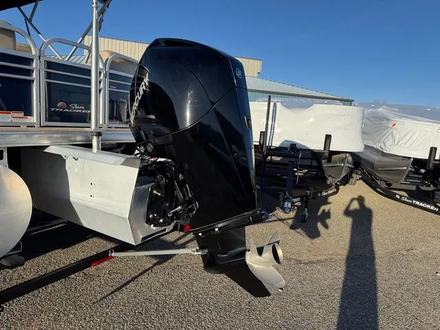 Slide: The Image of Sun Tracker Party Barge 22 XP3 2021 - 5