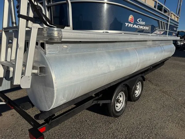 Slide: The Image of Sun Tracker Party Barge 22 XP3 2021 - 50