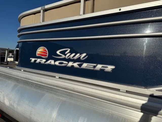 Slide: The Image of Sun Tracker Party Barge 22 XP3 2021 - 53