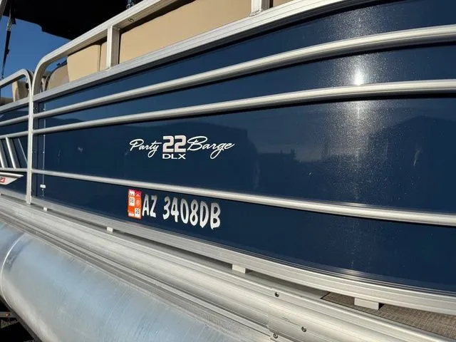 Slide: The Image of Sun Tracker Party Barge 22 XP3 2021 - 55