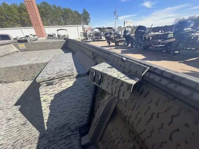 Slide: The Image of War Eagle 548 Ldv 2026 - 17