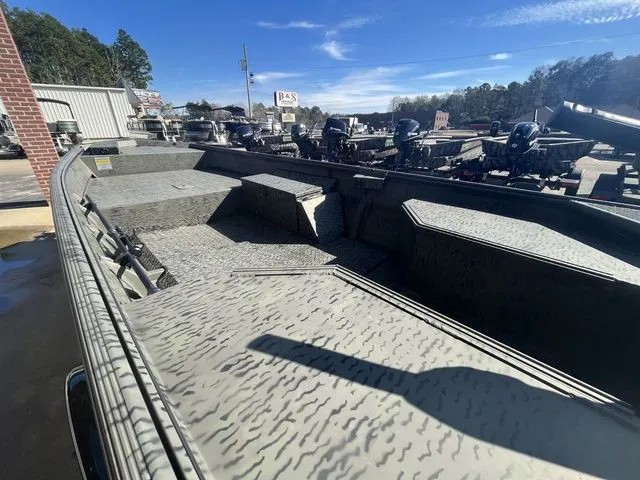 Slide: The Image of War Eagle 548 Ldv 2026 - 6