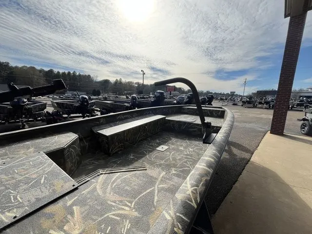 Slide: The Image of War Eagle 1853 Gladiator 2026 - 21