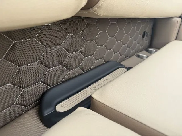 Slide: The Image of Veranda VR235VL 2026 - 11