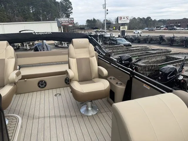 Slide: The Image of Veranda VR235VL 2026 - 12