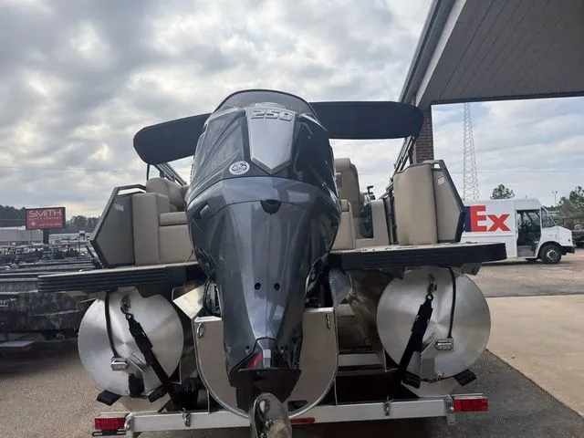 Slide: The Image of Veranda VR235VL 2026 - 6