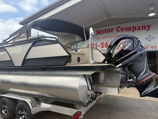 Slide: The Image of Veranda VR235VL 2026 - 7