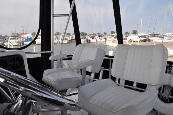 Slide: The Image of Luhrs 400 Convertible 1989 - 7