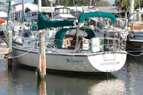 Slide: The Image of Seafarer Sloop 1981 - 0