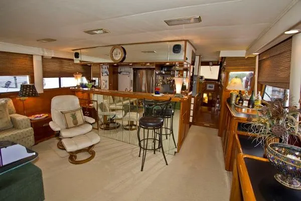 Slide: The Image of Vantare Cockpit Motor Yacht 1988 - 5