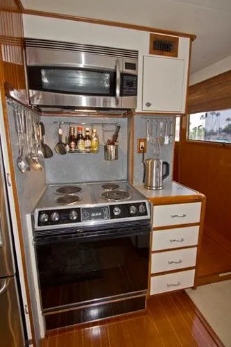 Slide: The Image of Vantare Cockpit Motor Yacht 1988 - 8