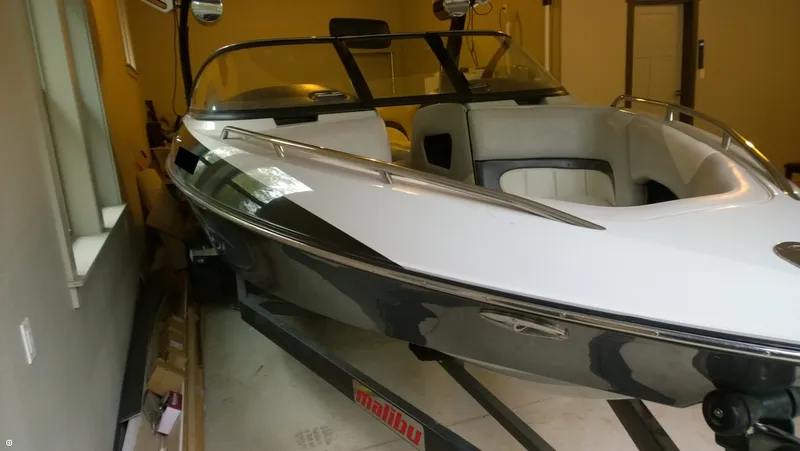 Slide: The Image of Malibu 23 Wakesetter LSV 2007 - 6