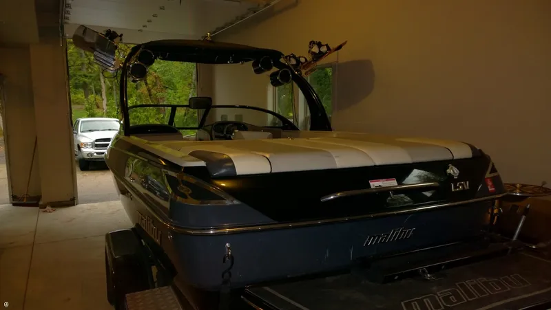 Slide: The Image of Malibu 23 Wakesetter LSV 2007 - 7