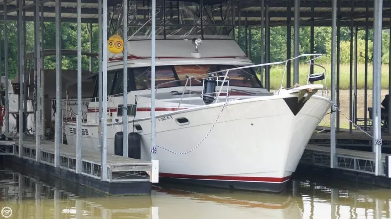 Slide: The Image of Bayliner 3888 Motoryacht 1990 - 1