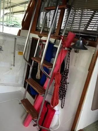 Slide: The Image of Bayliner 3888 Motoryacht 1990 - 6