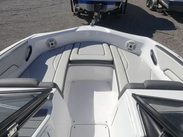 Slide: The Image of Yamaha AR190 2020 - 10