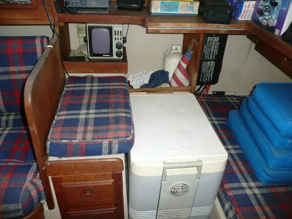 Slide: The Image of Newport Sloop 1984 - 7