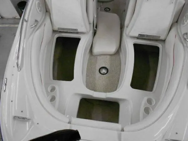 Slide: The Image of Crownline Boats 220 EX 2005 - 7