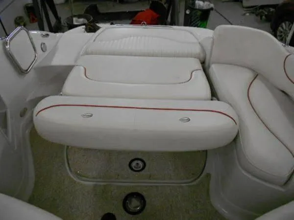 Slide: The Image of Crownline Boats 220 EX 2005 - 8