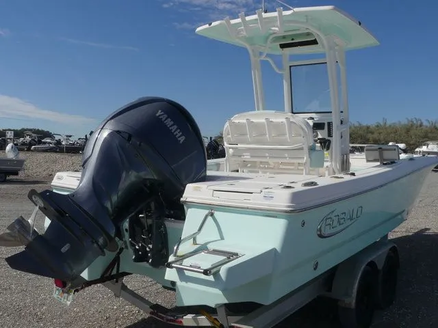 Slide: The Image of Robalo 246 Cayman 2022 - 4