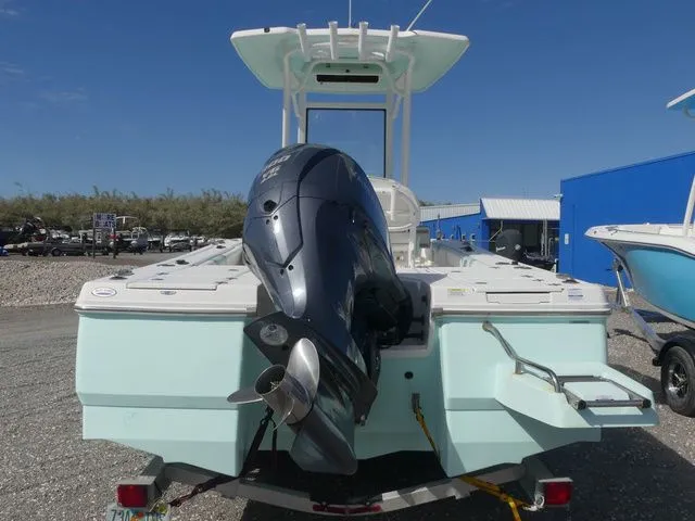 Slide: The Image of Robalo 246 Cayman 2022 - 5